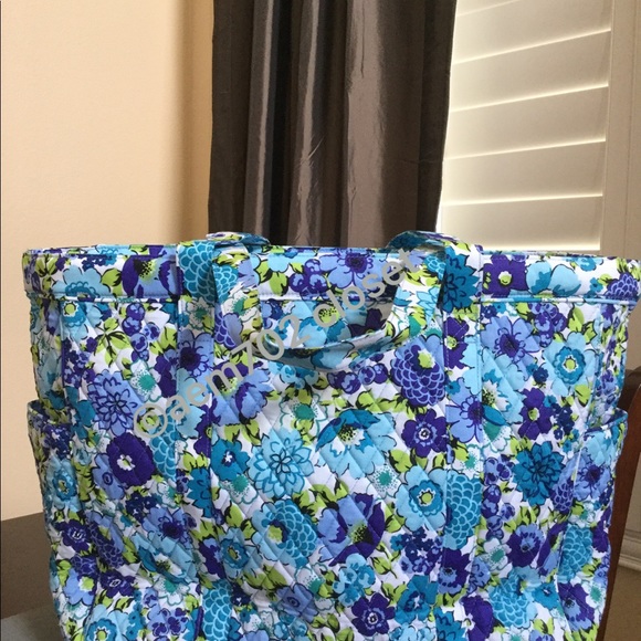 NWT VERA BRADLEY GET CARRIED AWAY TOTE - Picture 3 of 4